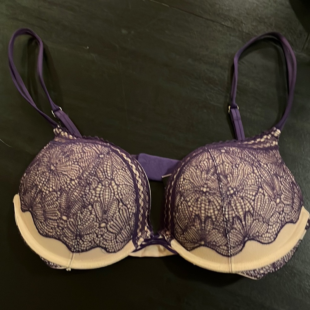 Victoria’s Secret bra size 34 C bombshell
